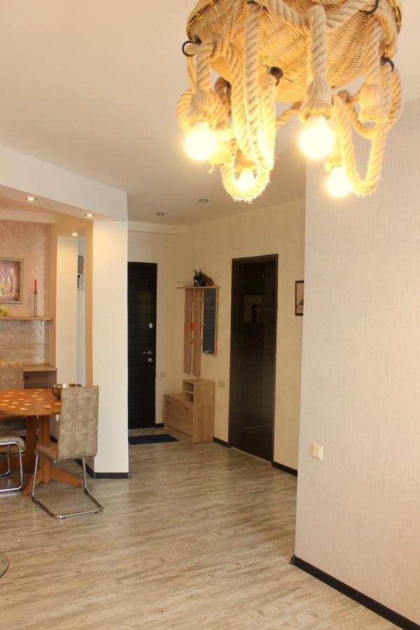 Tamuna'S Cozy Apartment Batumi Exterior photo